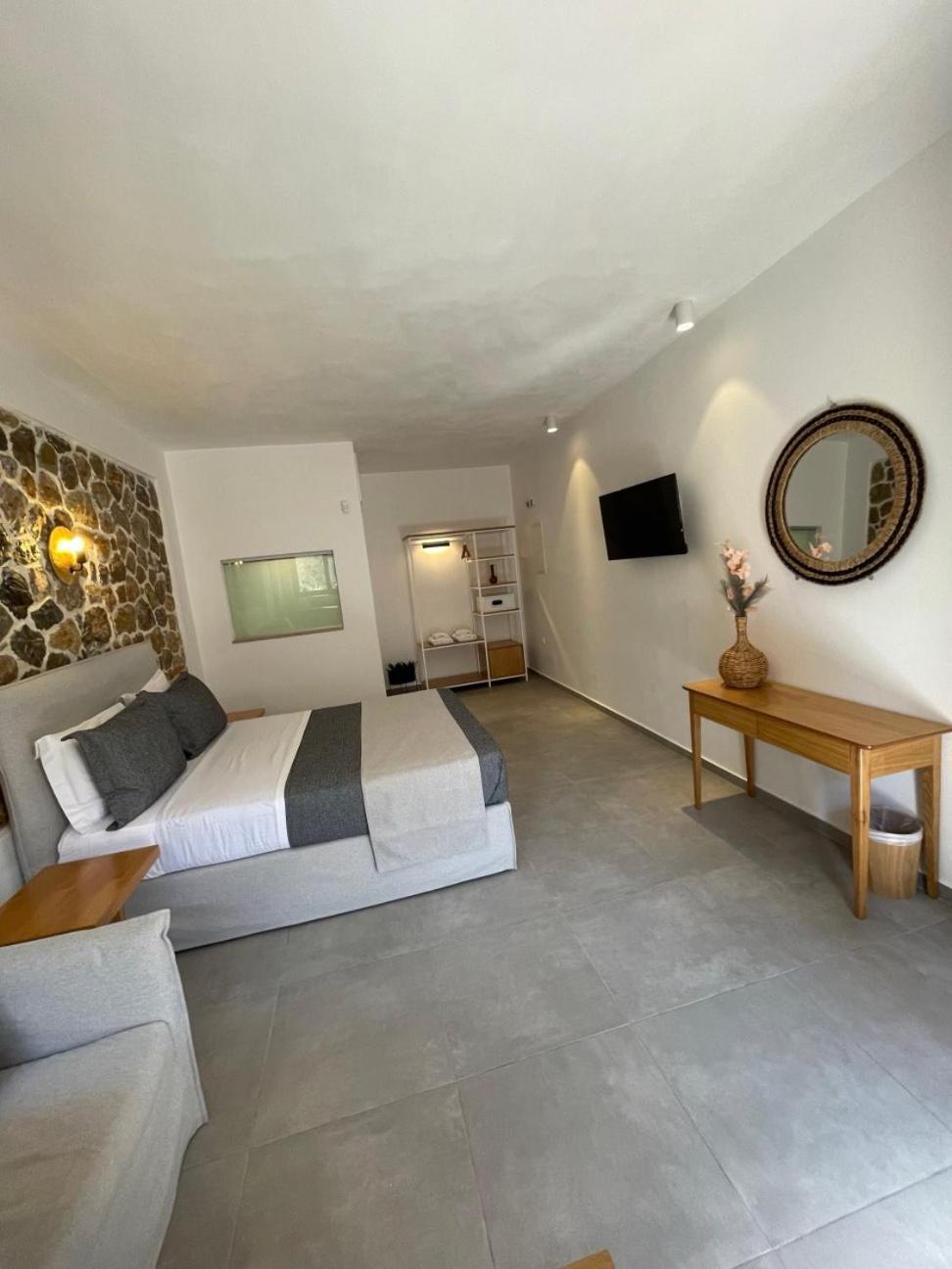 Trocadero Luxury Suites Ermioni Bagian luar foto