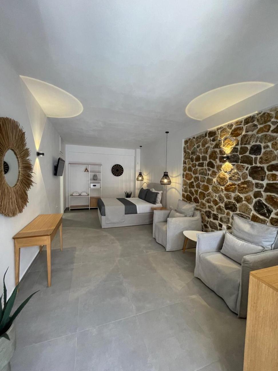 Trocadero Luxury Suites Ermioni Bagian luar foto