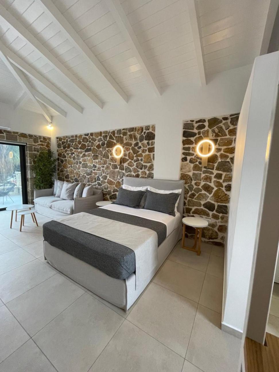 Trocadero Luxury Suites Ermioni Bagian luar foto